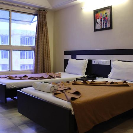 Hotel Alpha Vadodara Exteriör bild