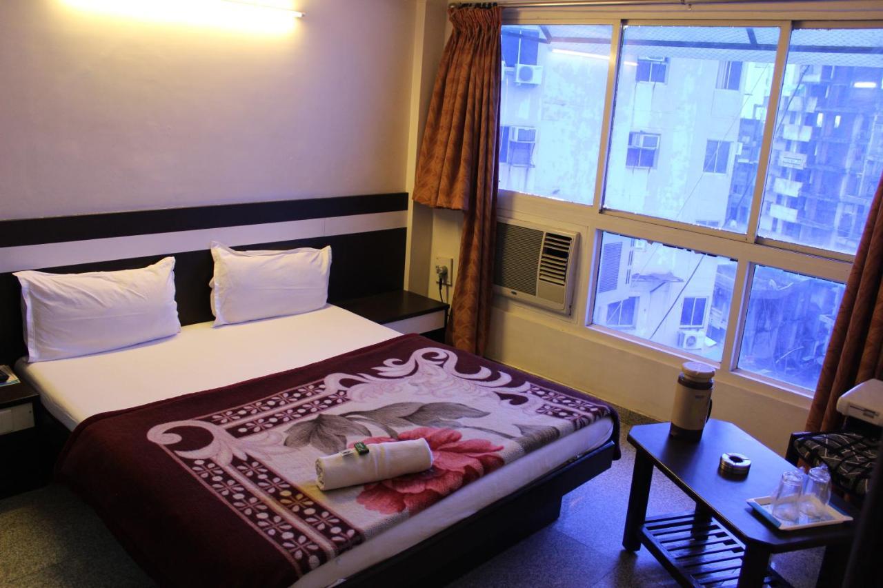 Hotel Alpha Vadodara Exteriör bild