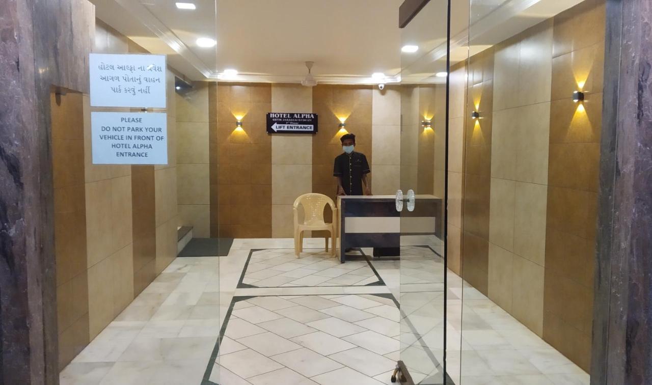 Hotel Alpha Vadodara Exteriör bild
