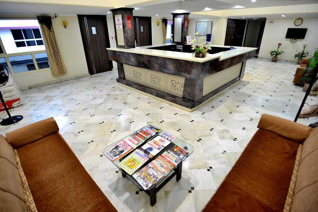 Hotel Alpha Vadodara Exteriör bild