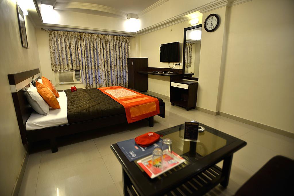 Hotel Alpha Vadodara Exteriör bild