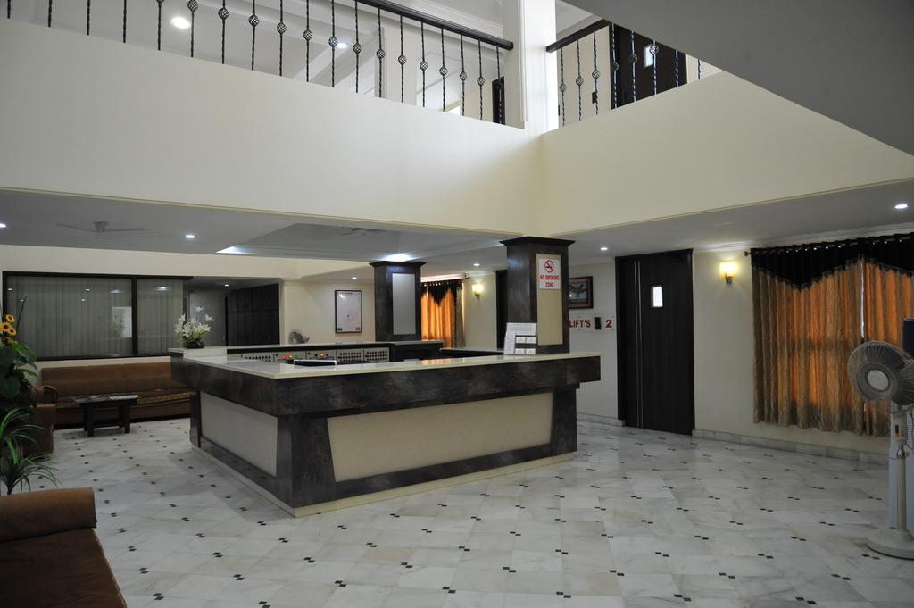 Hotel Alpha Vadodara Exteriör bild