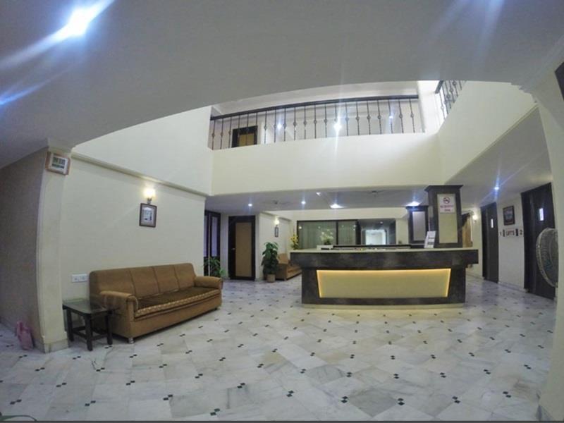 Hotel Alpha Vadodara Exteriör bild